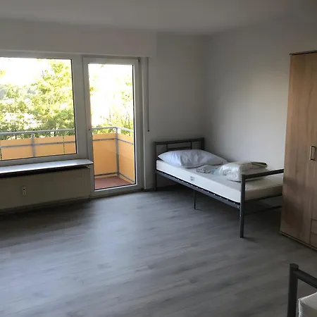 Die Gueterstrasse 55 *